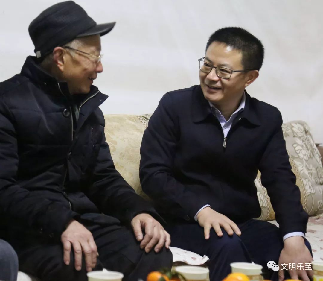自贡吴丕最新消息，揭秘他的成长与贡献