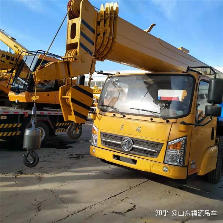 最新柳工8吨四节臂吊车，性能、应用与未来展望